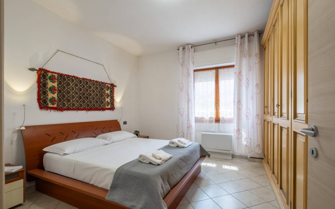 Wi-fi a 5 minuti dal mare e Parco Molentargius5 ospiti - 3 camere da letto - 4 letti - 1,5 bagni (anche di servizio)Dettagli