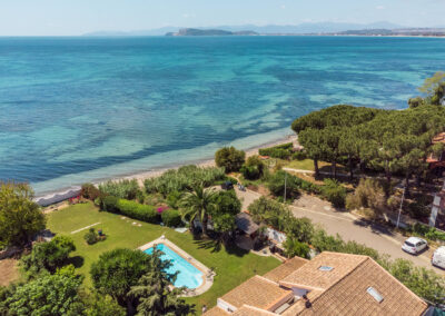 [Beachfront] Private pool and design8 guests - 3 bedrooms - 3 beds - 2.5 bathroomsDettagli